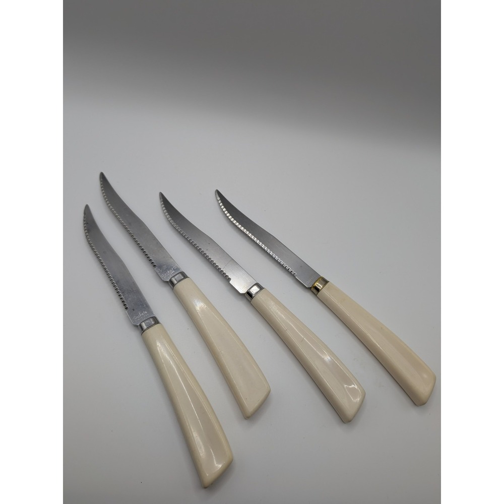 Vtg Bakelite Handle Serrated Kitchen Steak knives Neutral Grannycore‎ USA